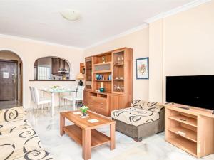 Et tv og/eller underholdning på Apartment Erisa II by Interhome