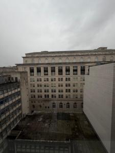 Το κτήριο όπου στεγάζεται  το διαμέρισμα