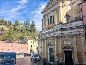 Το κτήριο όπου στεγάζεται  το διαμέρισμα