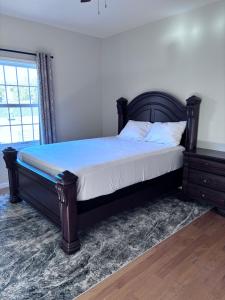 Postel nebo postele na pokoji v ubytování Luxury 3 BedRoom Apartment with Private Entrance plus Free Parking