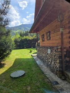 En generel udsigt til bjerge eller udsigt til bjerge taget fra feriehuset