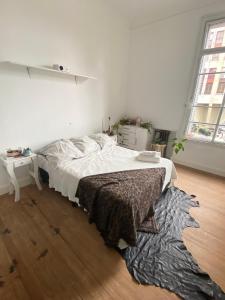 En eller flere senge i et værelse på Home lab studio