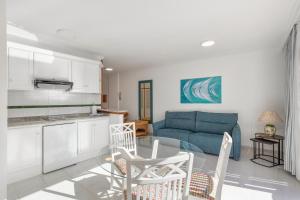 Kuchyň nebo kuchyňský kout v ubytování Playa Delphin 302