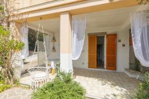 En have udenfor Casa Acquamarina by ElbaSummer