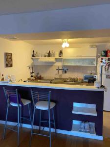 Nhà bếp/bếp nhỏ tại depto con seguridad y pileta, mi casa es tu casa, lo de Dani