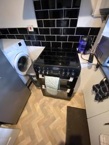 Køkken eller tekøkken på Two bedrooms house in Northampton