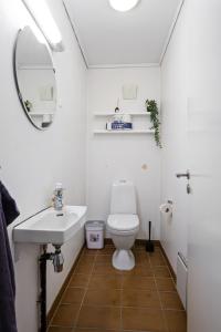 Et badeværelse på Premium House Øvre Langgate 27 + 23 billeder