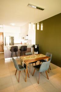 Foto dalla galleria di Cozy, elegant 2BR Via Montejo, steps to US Consulate a Xcumpich