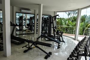 Fitnes centar i/ili fitnes sadržaji u objektu Laguna Beach Resort 1 Condominium