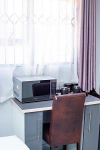 Nhà bếp/bếp nhỏ tại Moffat House 3