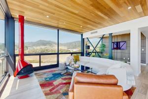 En generel udsigt til bjerge eller udsigt til bjerge taget fra feriehuset