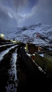 Phong cảnh thiên nhiên gần nhà khách