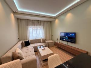 TV/trung tâm giải trí tại Modern apartment in the center of Tetouan