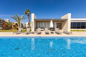 Swimmingpoolen hos eller tæt på Vista Del Arco - Vista Vela Sunset