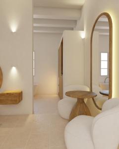 Et opholdsområde på LLONGA'S Born Suites & Spa