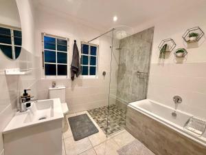 Et badeværelse på Esigodini Cottage