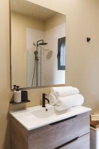 Et badeværelse på Hotel Boutique Villa Emilia + 40 billeder