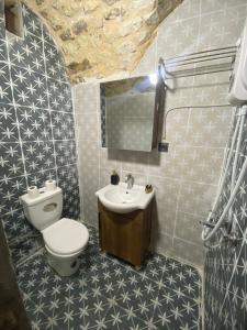 Et badeværelse på Ayataç Konak Otel