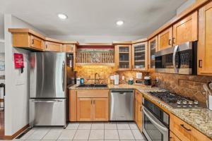 Køkken eller tekøkken på ICT Bunkhouse + 73 billeder