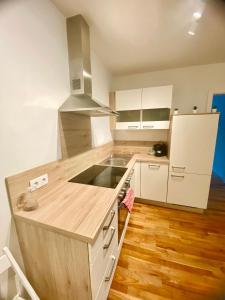 Køkken eller tekøkken på 80 m2 Apartment with Balcony & Free Parking + 17 billeder