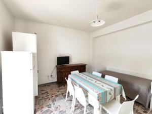 Et tv og/eller underholdning på Appartamento vista mare vicino al mare e al centro