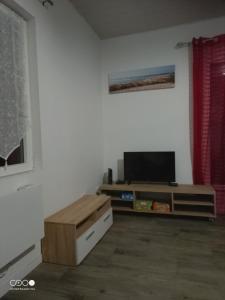 Et tv og/eller underholdning på Castorette, au calme, petit déjeuner compris