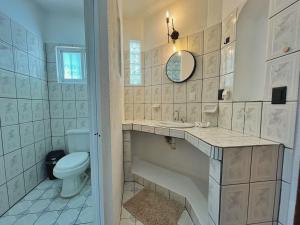 Et badeværelse på Casa Amanecer + 7 billeder