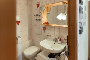 Koupelna v ubytování Haus Bergidyll 2-Raum-Wohnung Hüttenzauber