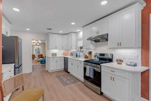 Nhà bếp/bếp nhỏ tại 1726 Belmont Ave