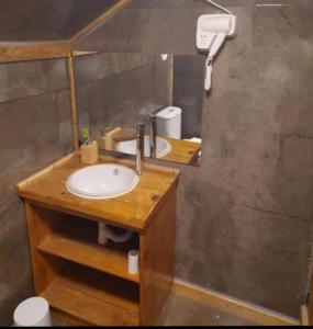 Et badeværelse på EcoStay Portela Center