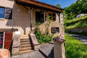 En have udenfor Countryside Gite with Pool with Views