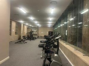 Fitness centrum a/nebo fitness zařízení v ubytování 312 A Mutual Heights