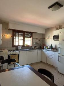 Nhà bếp/bếp nhỏ tại Alquiler centro Tandil
