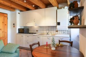 Kuchyň nebo kuchyňský kout v ubytování Gressoney House + 10 fotografií