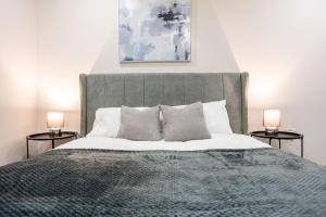 Postel nebo postele na pokoji v ubytování Stylish City-Centre Apartment - Sleeps 4 - Leeds