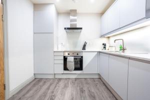 Kuchyň nebo kuchyňský kout v ubytování Stylish City-Centre Apartment - Sleeps 4 - Leeds + 12 fotografií