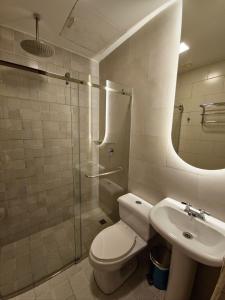 Ένα μπάνιο στο Hotel Plaza San Sebastian +4 φωτογραφίες