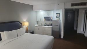 Kuchyň nebo kuchyňský kout v ubytování The Plaza Hotel Columbus at Capitol Square