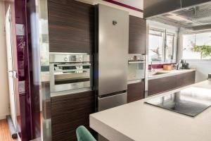 Postel nebo postele na pokoji v ubytování Chalet de diseño con piscina privada + 41 fotografií