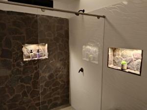 Koupelna v ubytování La Marteja + 55 fotografií