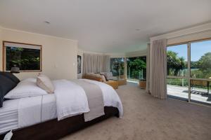 Postel nebo postele na pokoji v ubytování Kerikeri Inlet Retreat + 25 fotografií