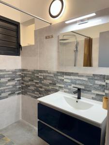 Ένα μπάνιο στο Madikera Resort Beach Near +48 φωτογραφίες