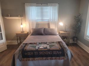 En eller flere senge i et værelse på New! Lake Michigan Hideaway - Very Cute!