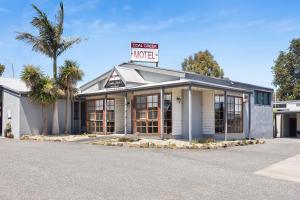 Το κτήριο όπου στεγάζεται  το μοτέλ