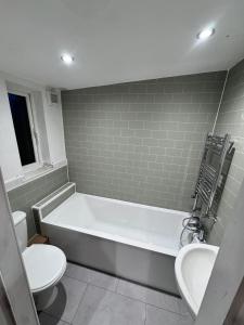 Et badeværelse på 2 Swinton Mill Farm Cottage