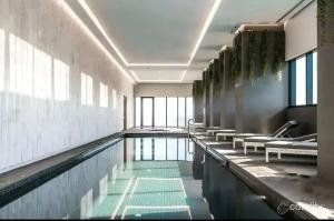 Billede fra billedgalleriet på Luxury 2B2B Apartment Sky One Box Hill i Box Hill