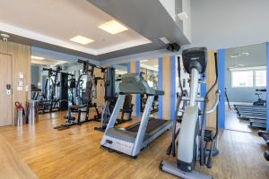 Fitness centrum a/nebo fitness zařízení v ubytování Pé na Areia 1 min da Praia Piscina com Vista