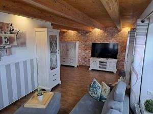 Et tv og/eller underholdning på Cabin with 2 bedrooms