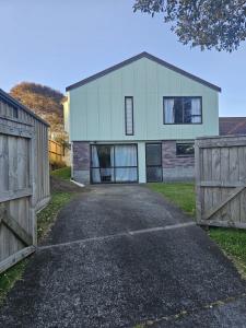 Tòa nhà nơi căn hộ tọa lạc +17 ảnh