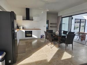 Køkken eller tekøkken på Villa Carissa